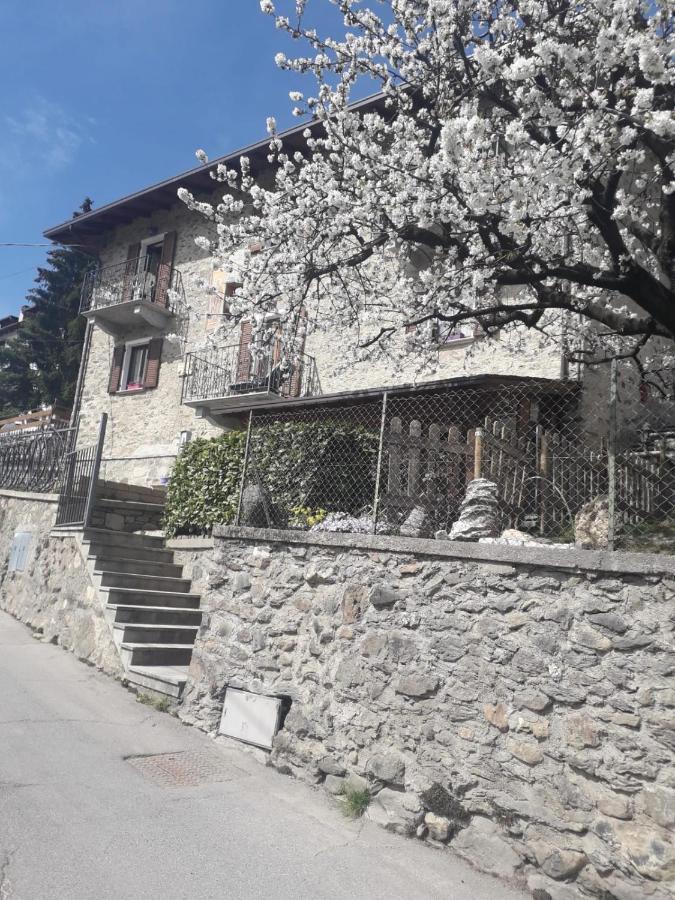 טליו Casa Vacanza Da Ghislin מראה חיצוני תמונה